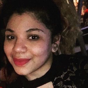 Meet your Posher, Elisa